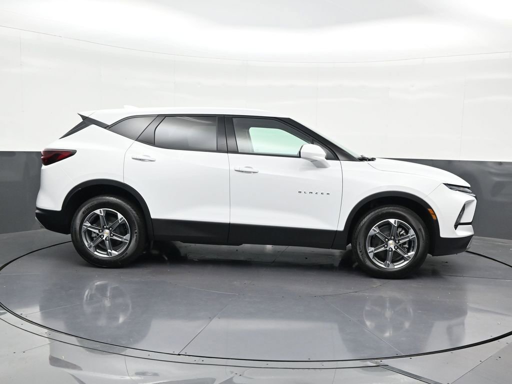 Used 2025 Chevrolet Blazer LT image 7