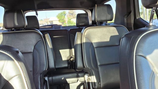 Used 2023 Chevrolet Traverse Premier AWD/4WD image 29