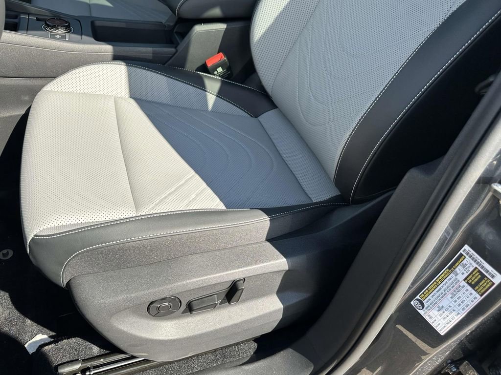 New 2026 Volkswagen Tiguan SE R-Line AWD/4WD image 15
