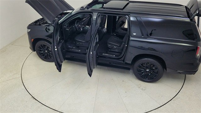 Used 2023 Cadillac Escalade ESV Sport Platinum w/ LPO, ONYX Package image 95