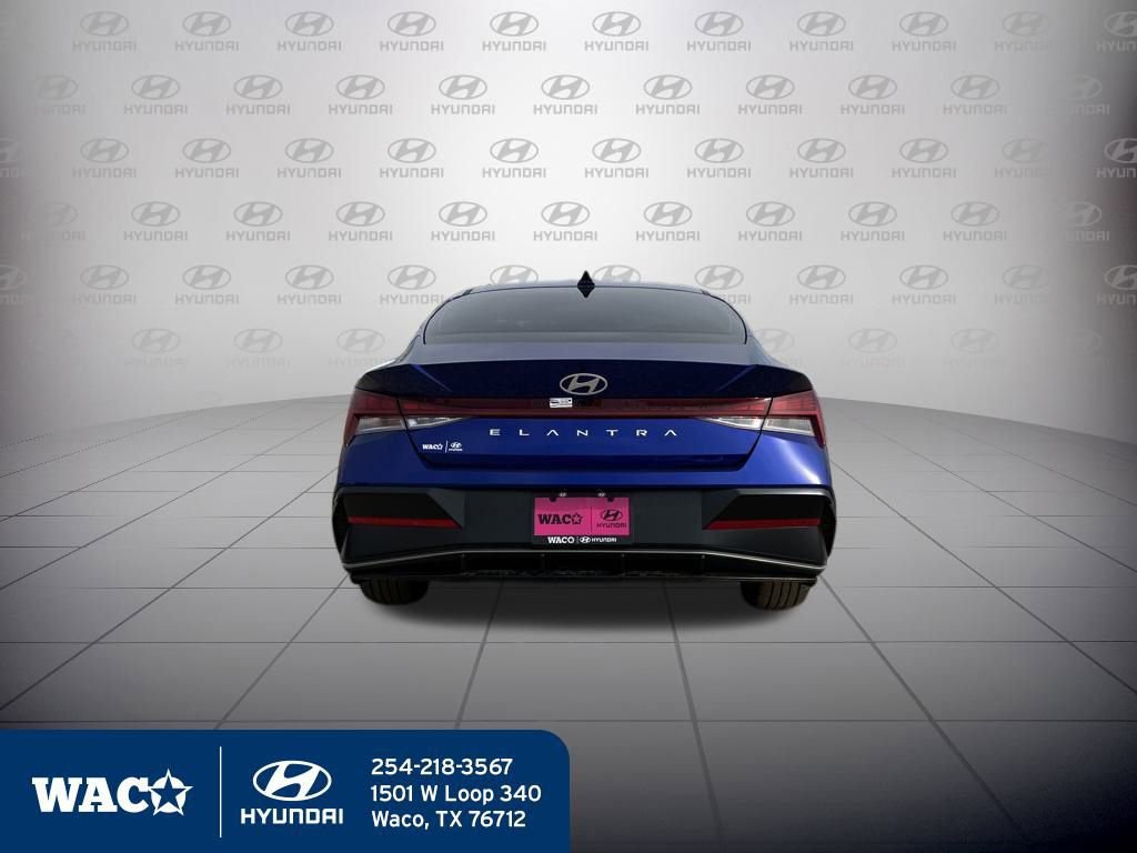 Used 2025 Hyundai Elantra SEL w/ Cargo Package image 7