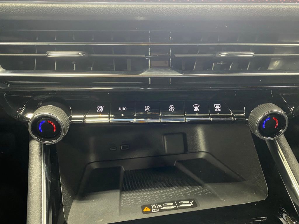 New 2026 Chevrolet Traverse RS w/ LPO, Floor Liner Package AWD/4WD image 43