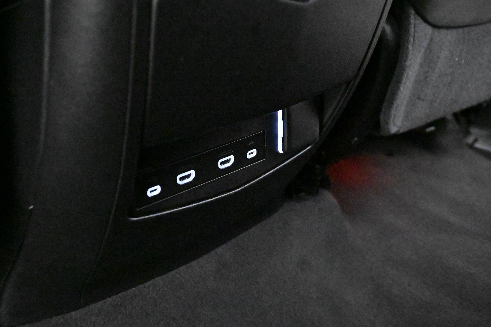 Used 2021 Cadillac Escalade Premium Luxury image 38