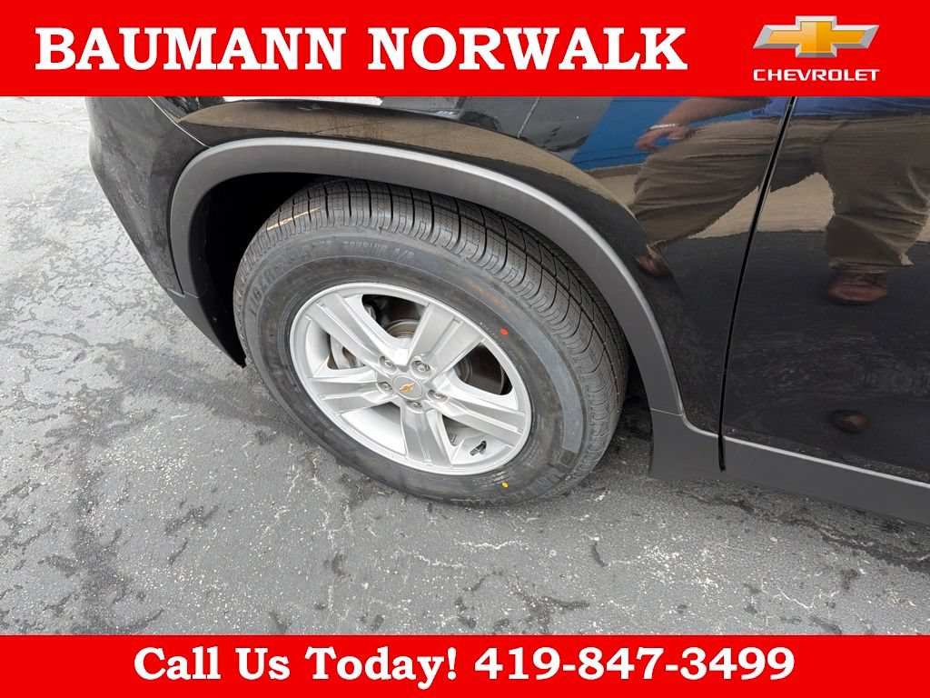 Used 2022 Chevrolet Trax LT w/ LT Convenience Package FWD image 12