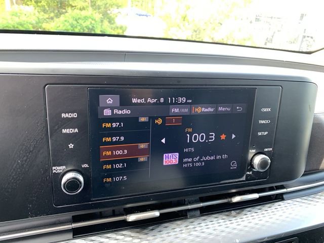 Used 2022 Kia Carnival LX image 23