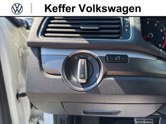Used 2016 Volkswagen Passat 1.8T R-Line FWD image 16
