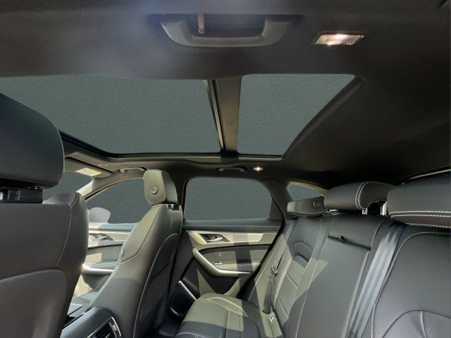 New 2026 Jaguar F-PACE R-Dynamic S image 18