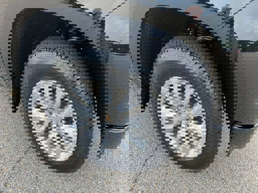 New 2025 Chevrolet Silverado 1500 Custom image 4