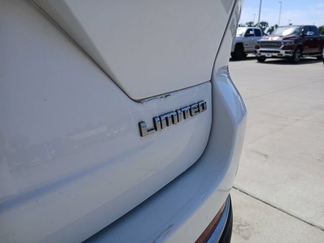 Used 2023 Jeep Grand Cherokee Limited AWD/4WD image 10