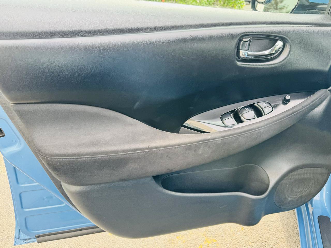 Used 2013 Nissan Leaf SV w/ Protection Pkg FWD image 13