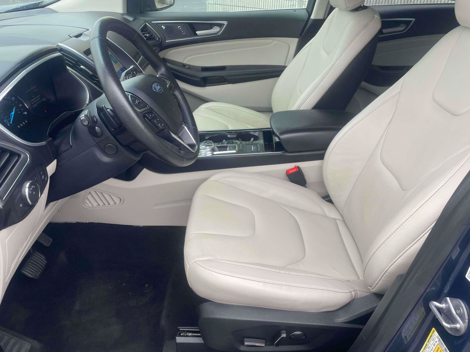 Used 2019 Ford Edge Titanium AWD/4WD image 15