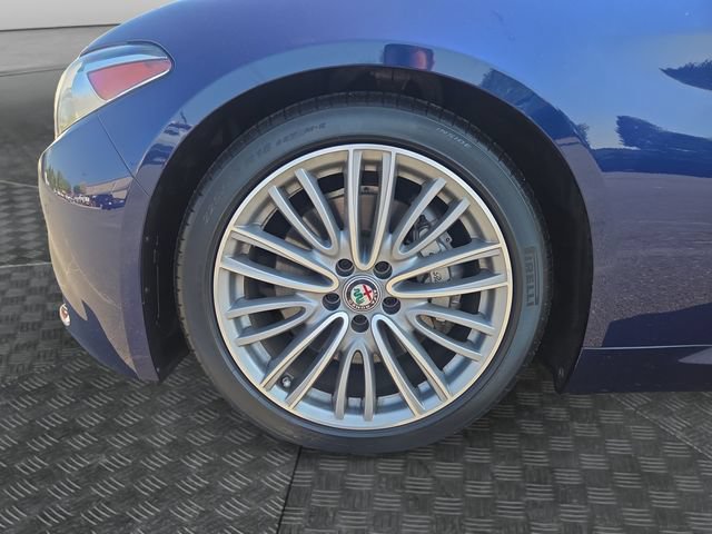 Used 2017 Alfa Romeo Giulia Ti w/ TI Lusso Package RWD image 33