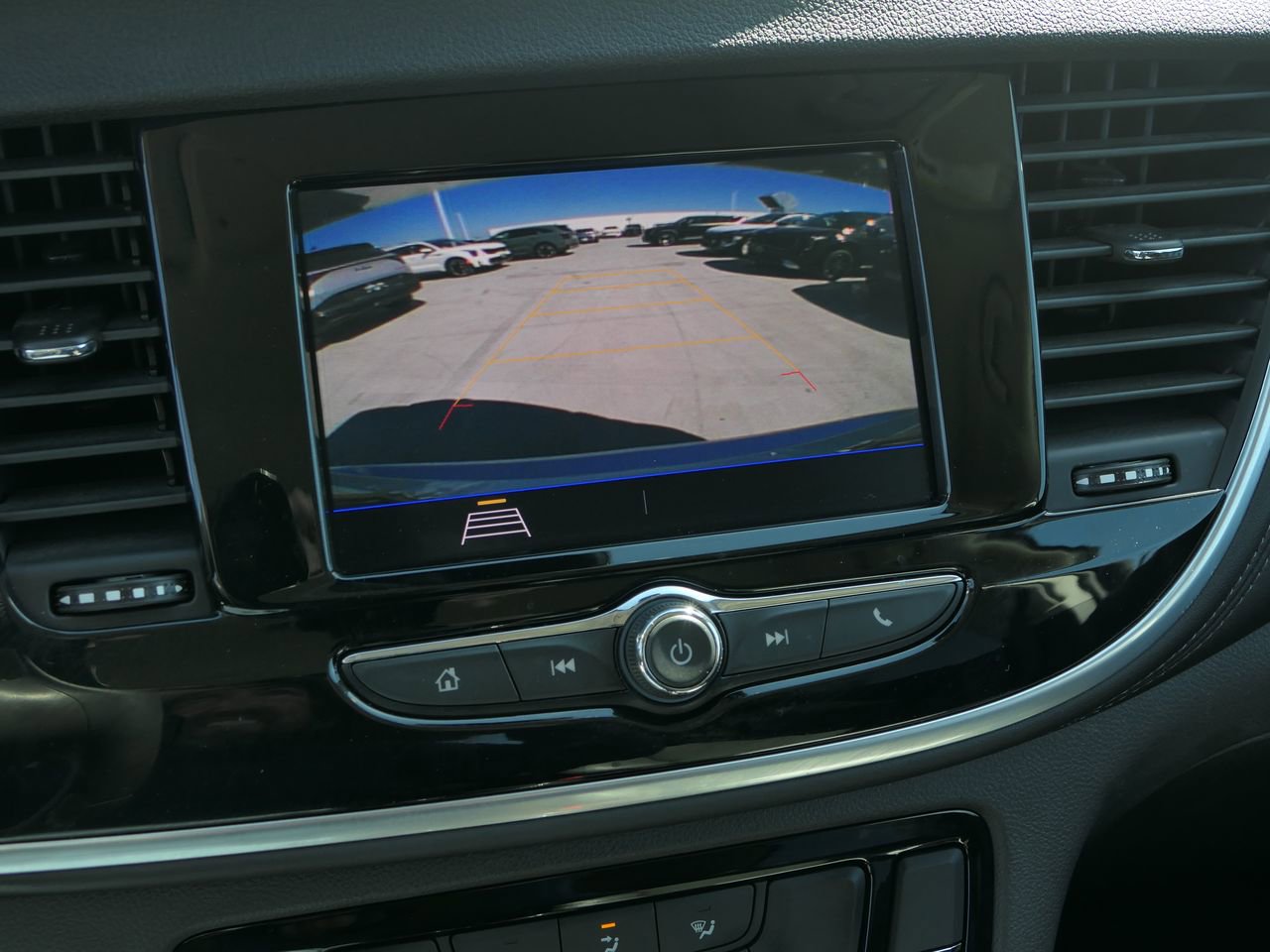 Used 2022 Buick Encore Preferred w/ Safety Package image 20