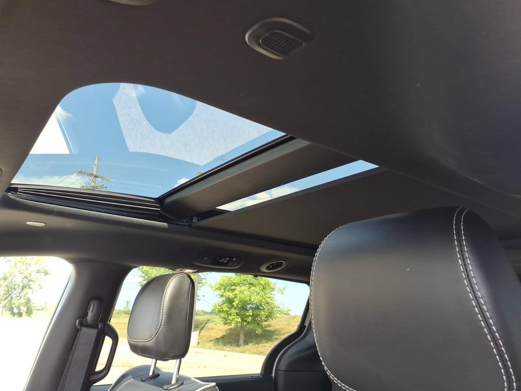 Used 2025 Chrysler Pacifica Limited FWD image 13