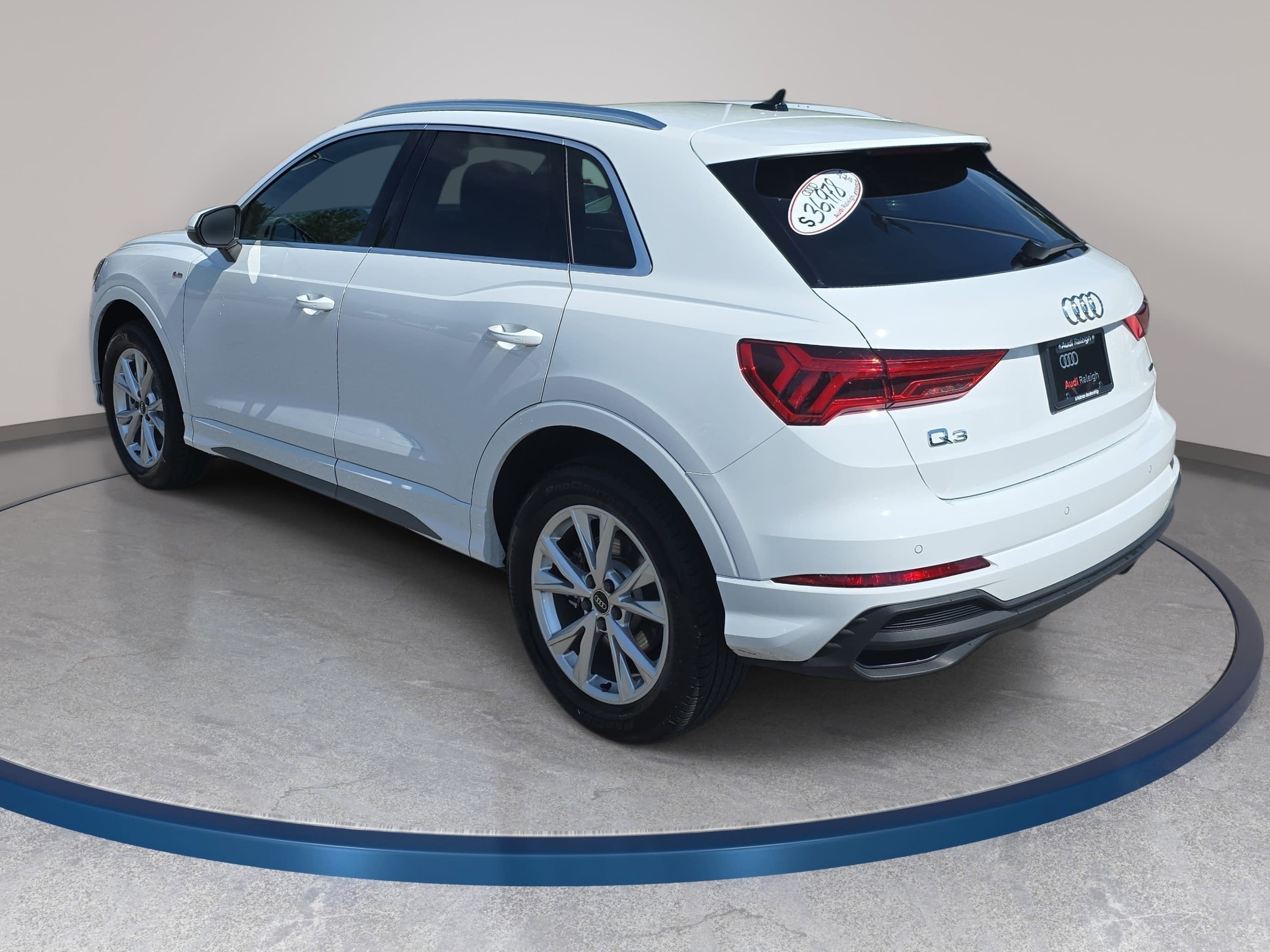 Used 2025 Audi Q3 2.0T Premium w/ Convenience Package AWD/4WD image 7
