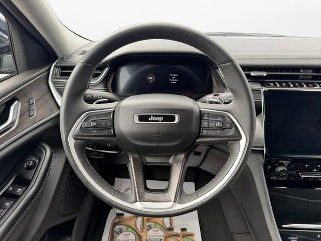 Used 2023 Jeep Grand Cherokee L Limited w/ Luxury Tech Group II AWD/4WD image 12