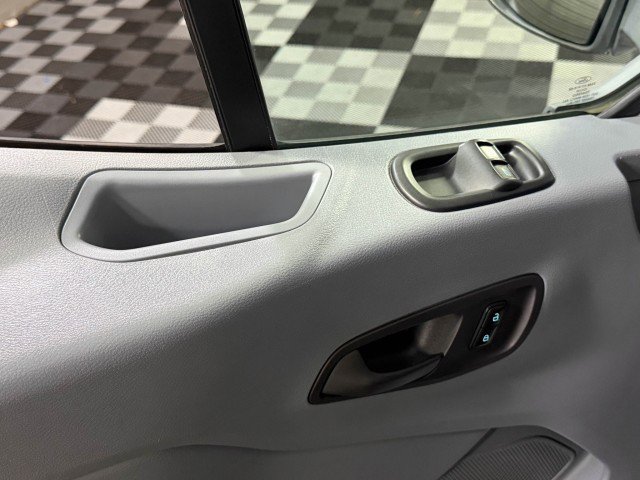 Used 2018 Ford Transit 350 XLT image 32