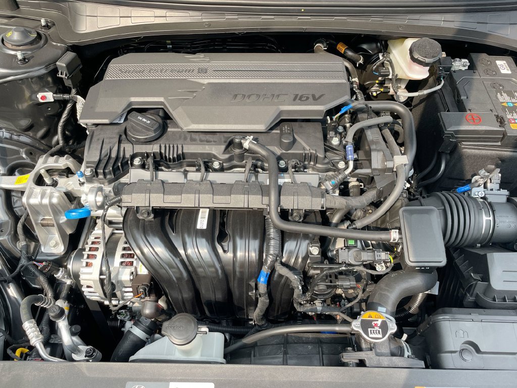 Used 2025 Hyundai Elantra Sport FWD image 51