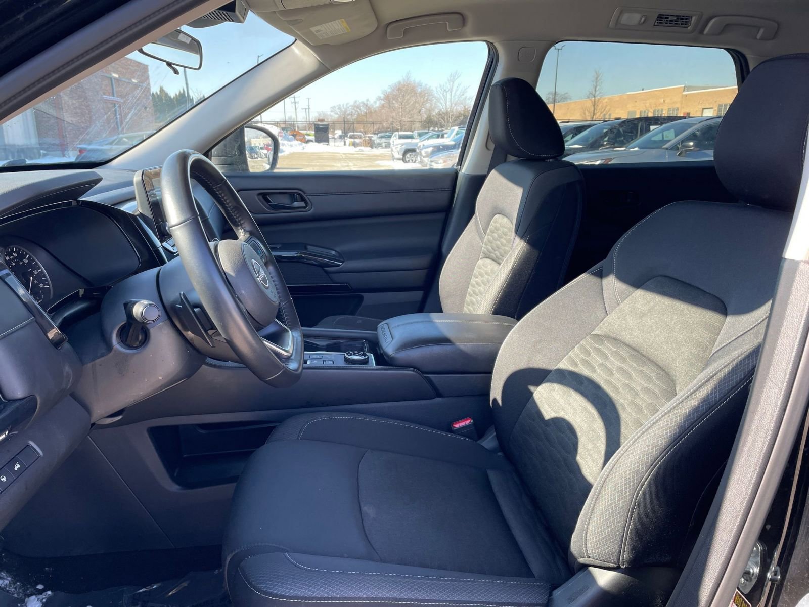 Used 2025 Nissan Pathfinder SV image 29