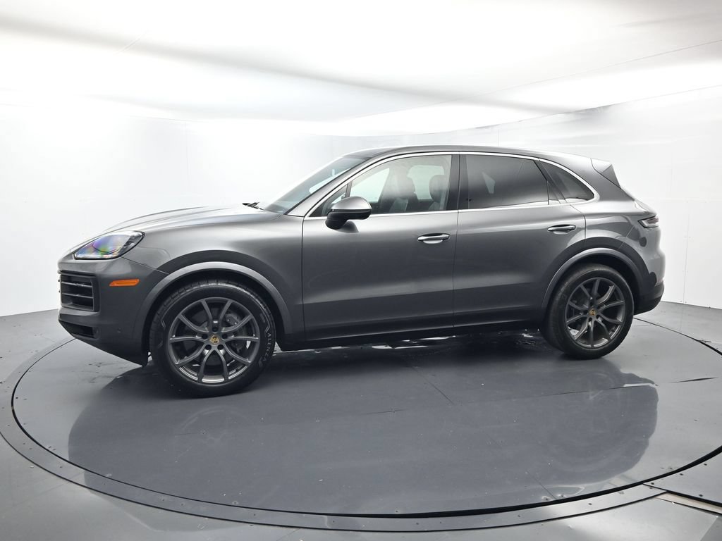 Certified 2024 Porsche Cayenne AWD/4WD image 2