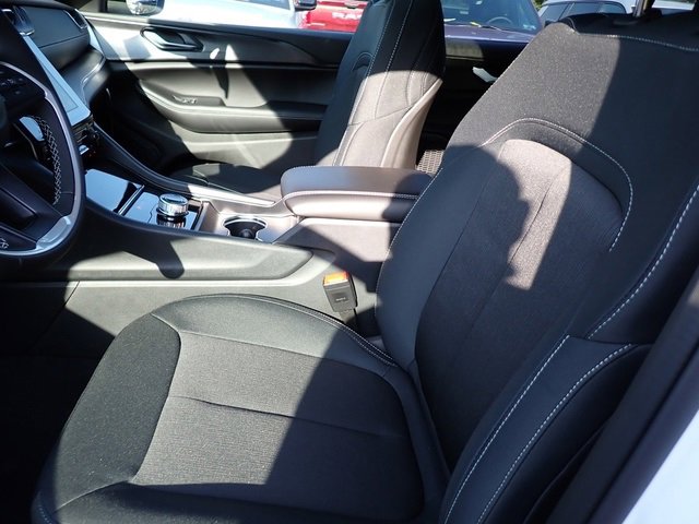 New 2025 Jeep Grand Cherokee L Laredo image 12