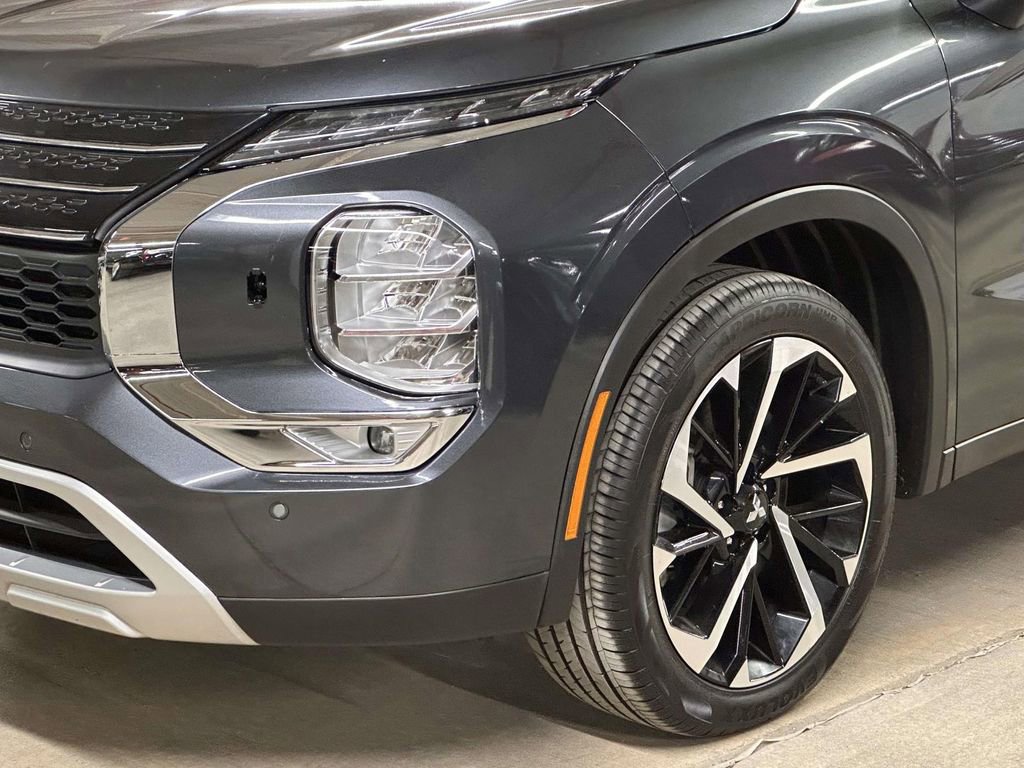 Used 2024 Mitsubishi Outlander SE image 10