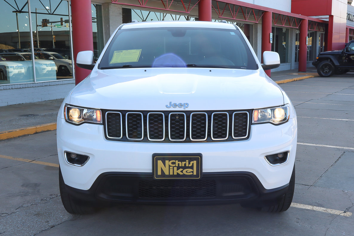 Used 2021 Jeep Grand Cherokee Laredo X AWD/4WD image 3