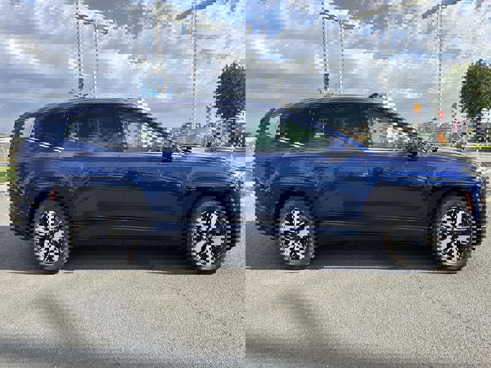 New 2026 Hyundai Ioniq 9 SEL image 3