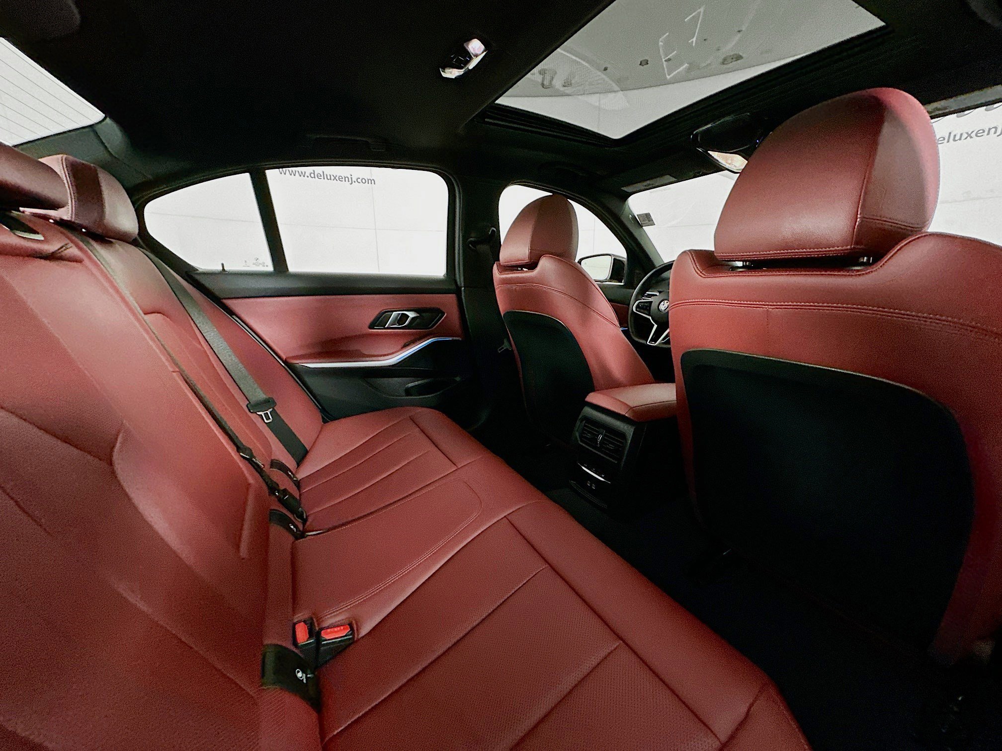 Used 2025 BMW 330i xDrive Sedan w/ M Sport Package image 29