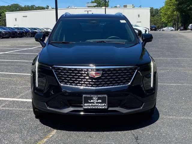 Used 2025 Cadillac XT4 Premium Luxury AWD/4WD image 2