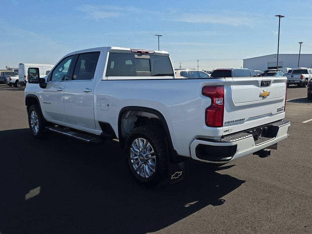 Used 2022 Chevrolet Silverado 3500 High Country w/ Z71 Off-Road Package AWD/4WD image 6