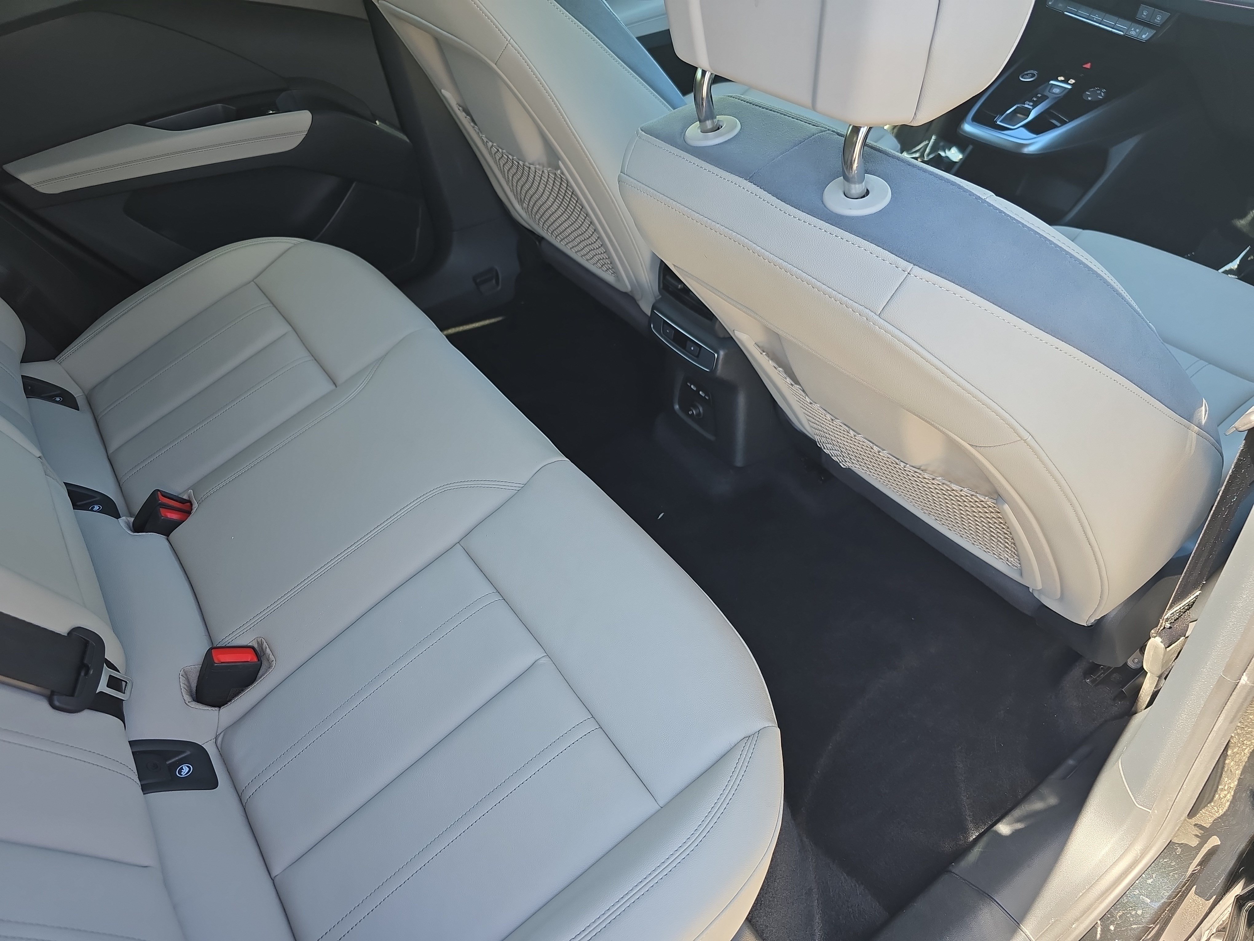 Used 2023 Audi Q4 e-tron Prestige AWD/4WD image 11