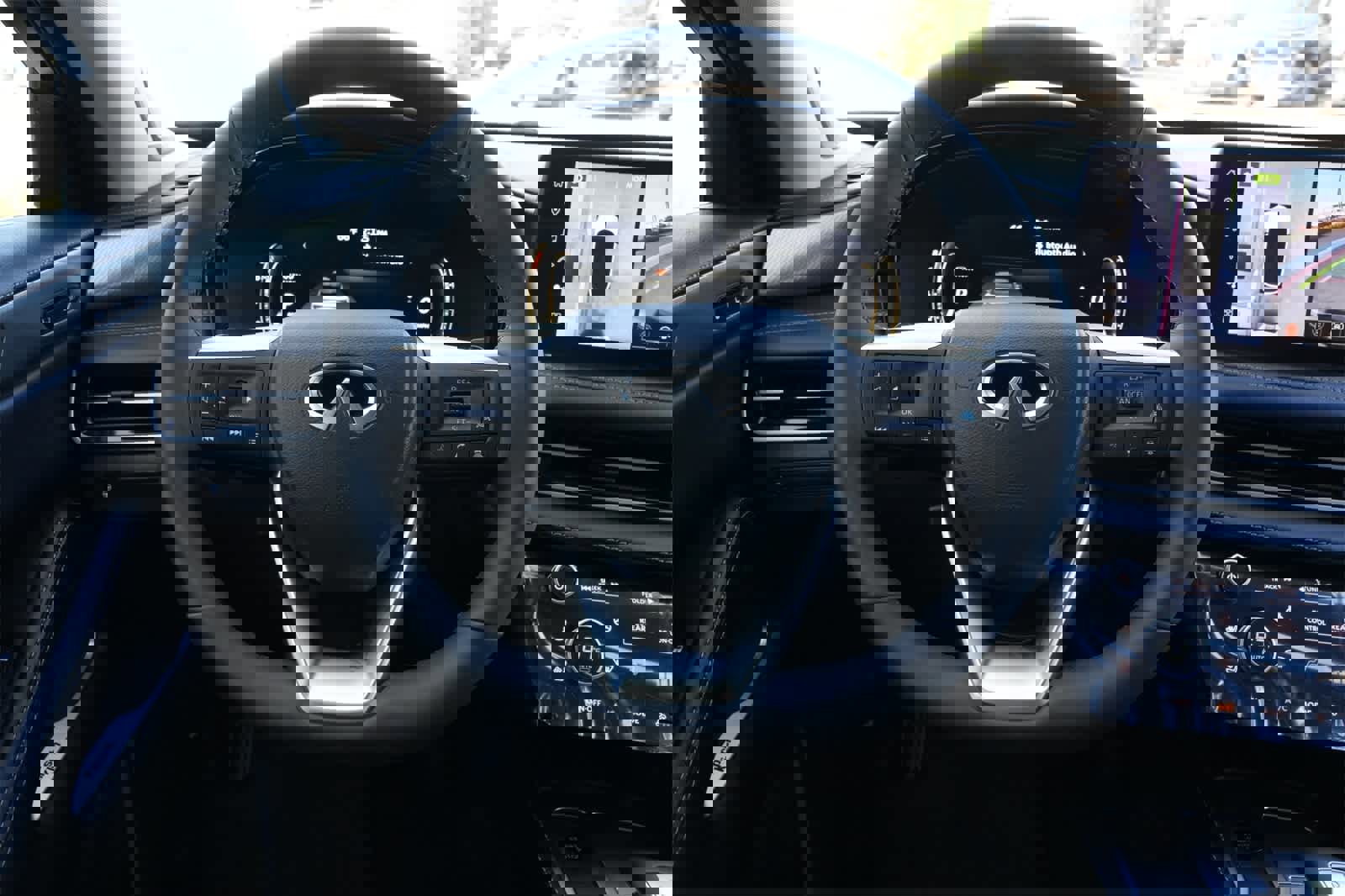 New 2026 INFINITI QX60 Luxe image 9