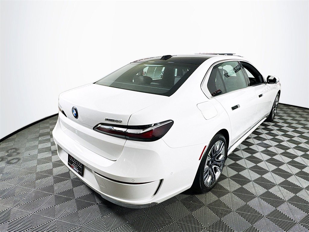 Used 2024 BMW i7 xDrive60 image 7