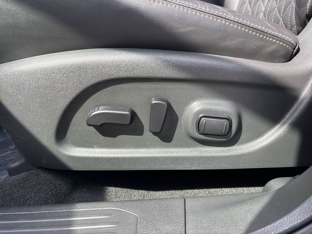 Certified 2024 Nissan Murano Platinum w/ Cargo Package image 23