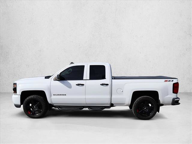 Used 2017 Chevrolet Silverado 1500 LT w/ Redline Edition AWD/4WD image 9