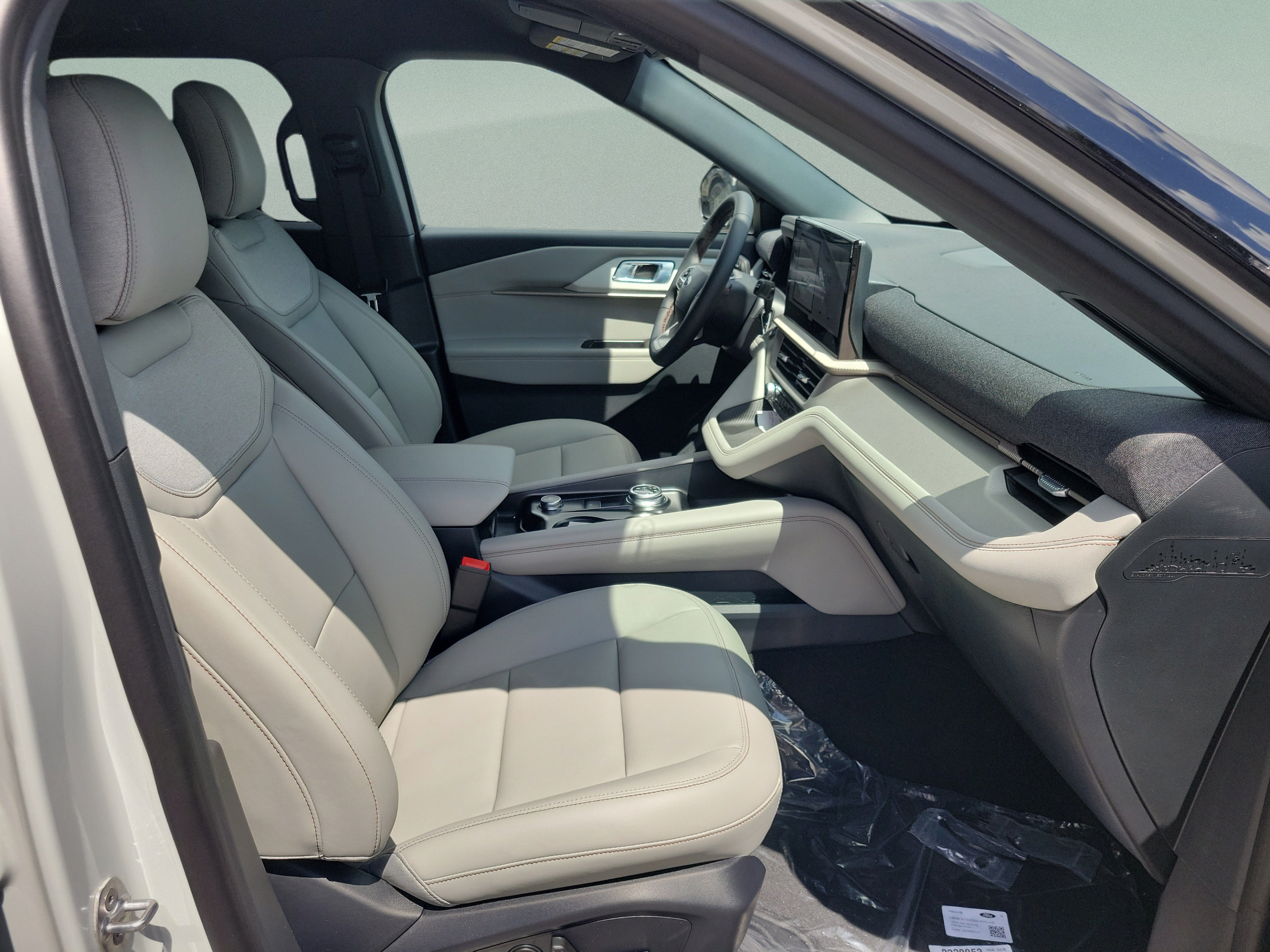 New 2027 Ford Explorer Active w/ Active Comfort Package RWD image 10