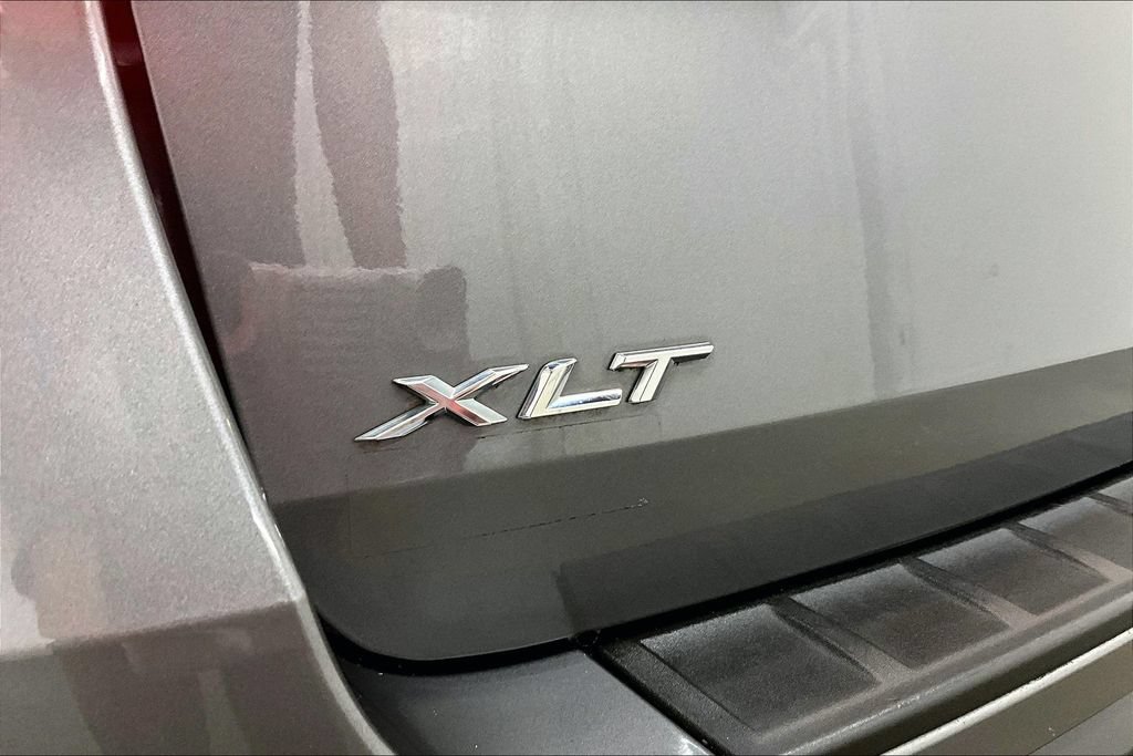 Used 2021 Ford Explorer XLT w/ Equipment Group 202A AWD/4WD image 23
