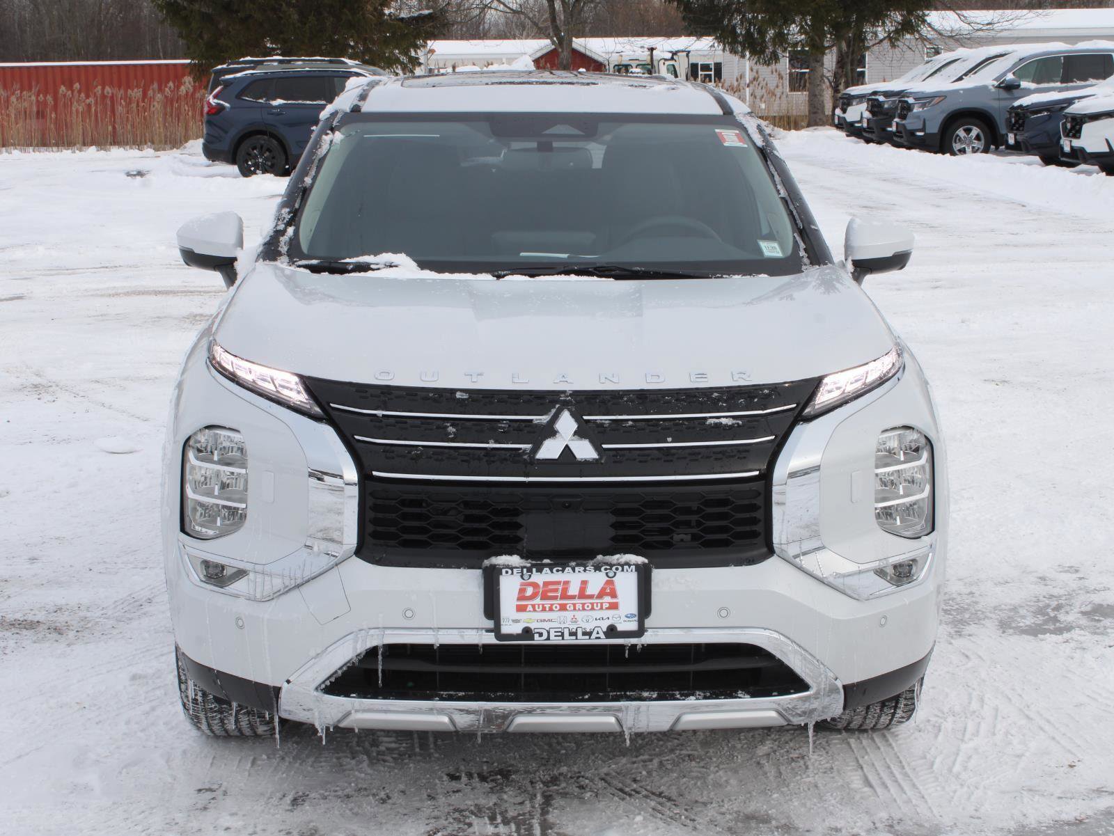 New 2025 Mitsubishi Outlander SE image 2