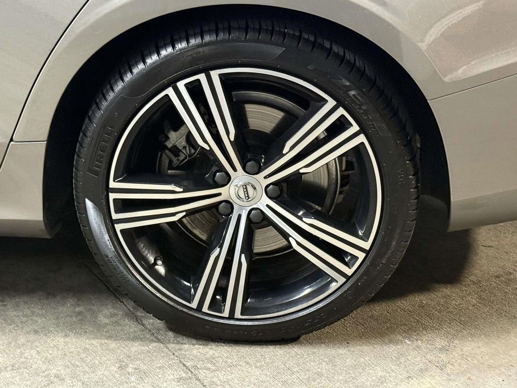 Used 2019 Volvo S60 T6 Inscription image 13