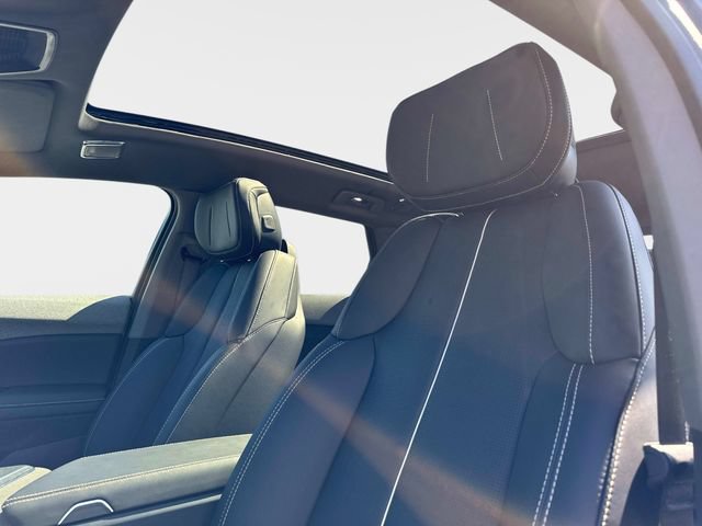 Certified 2025 Cadillac Optiq Luxury 2 w/ LPO, Floor Liner Package AWD/4WD image 18