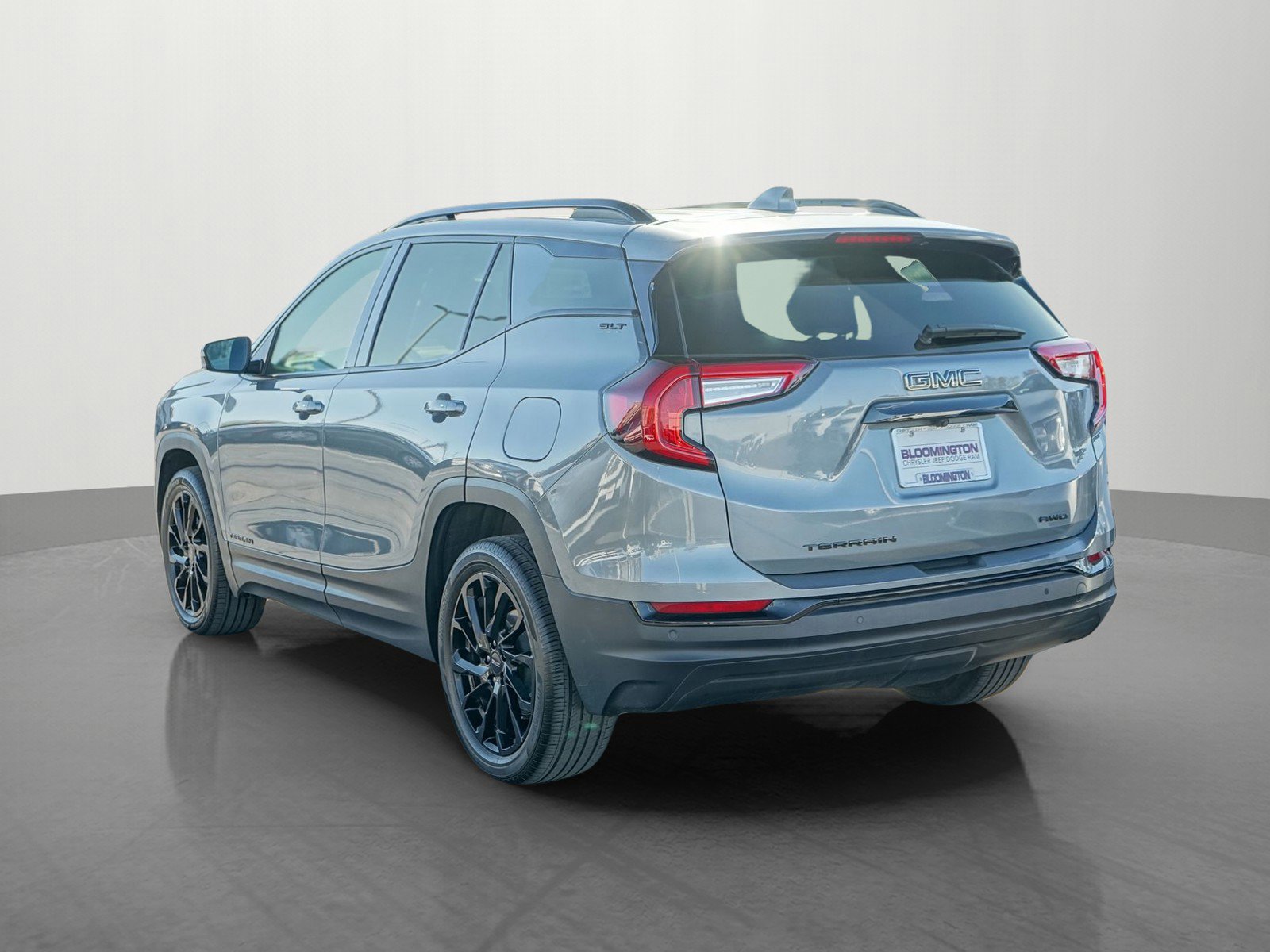 Used 2023 GMC Terrain SLT w/ Infotainment Package II image 5