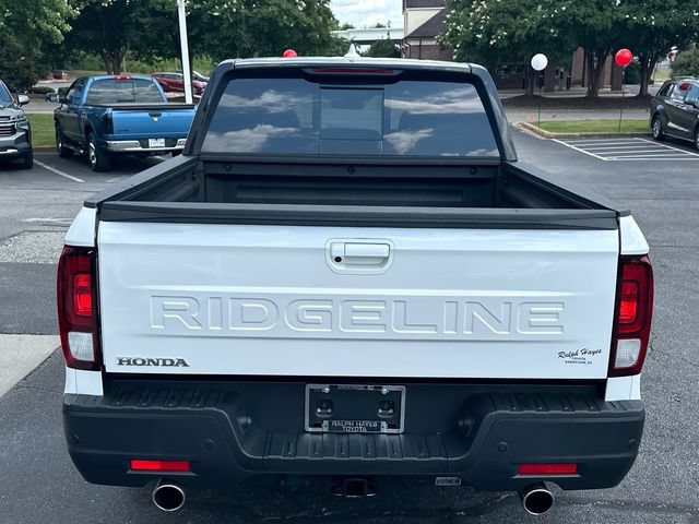 Used 2025 Honda Ridgeline Black Edition image 4