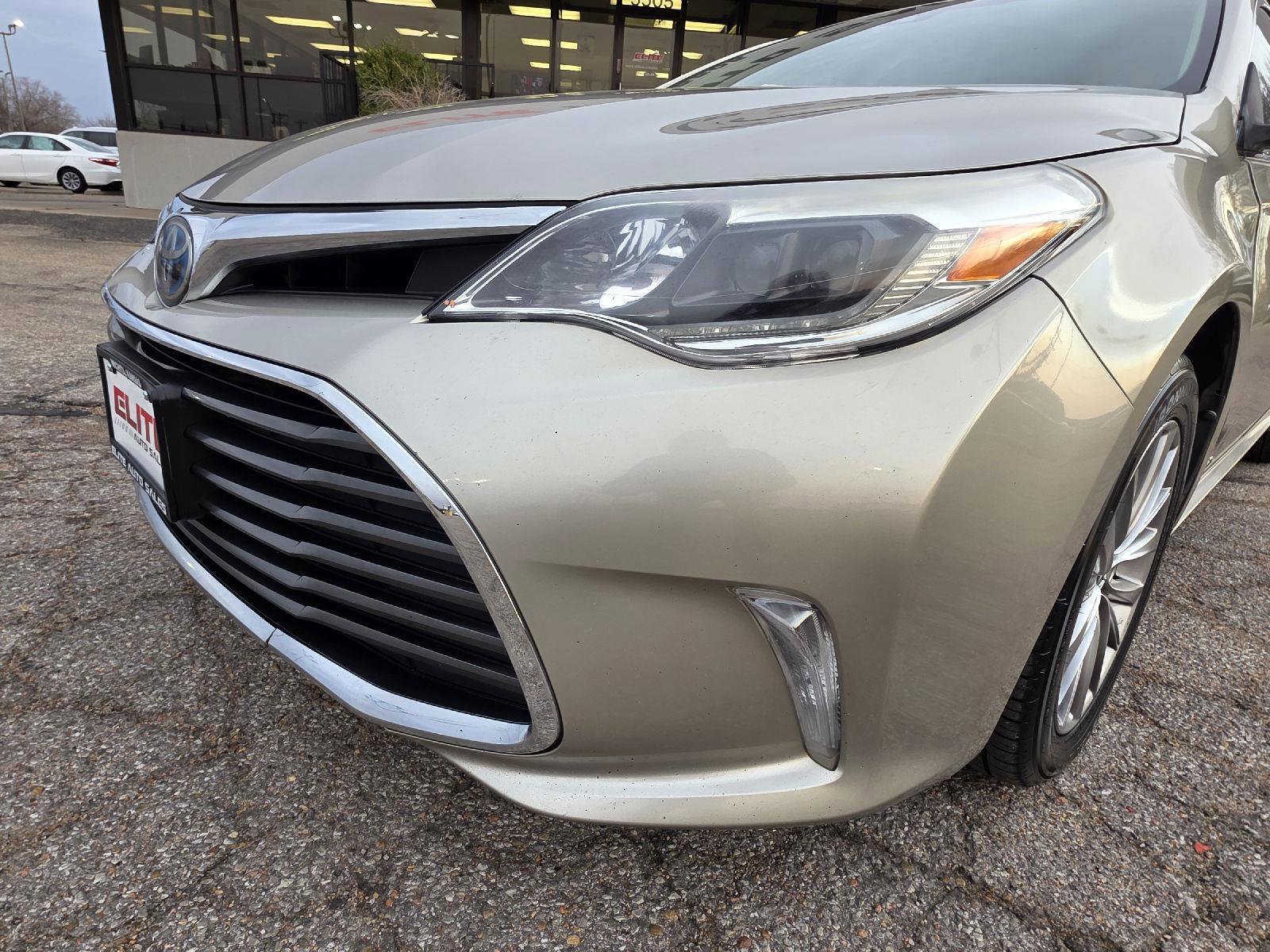Used 2018 Toyota Avalon Limited FWD image 41