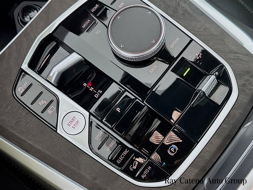 Used 2024 BMW X5 xDrive50e image 17