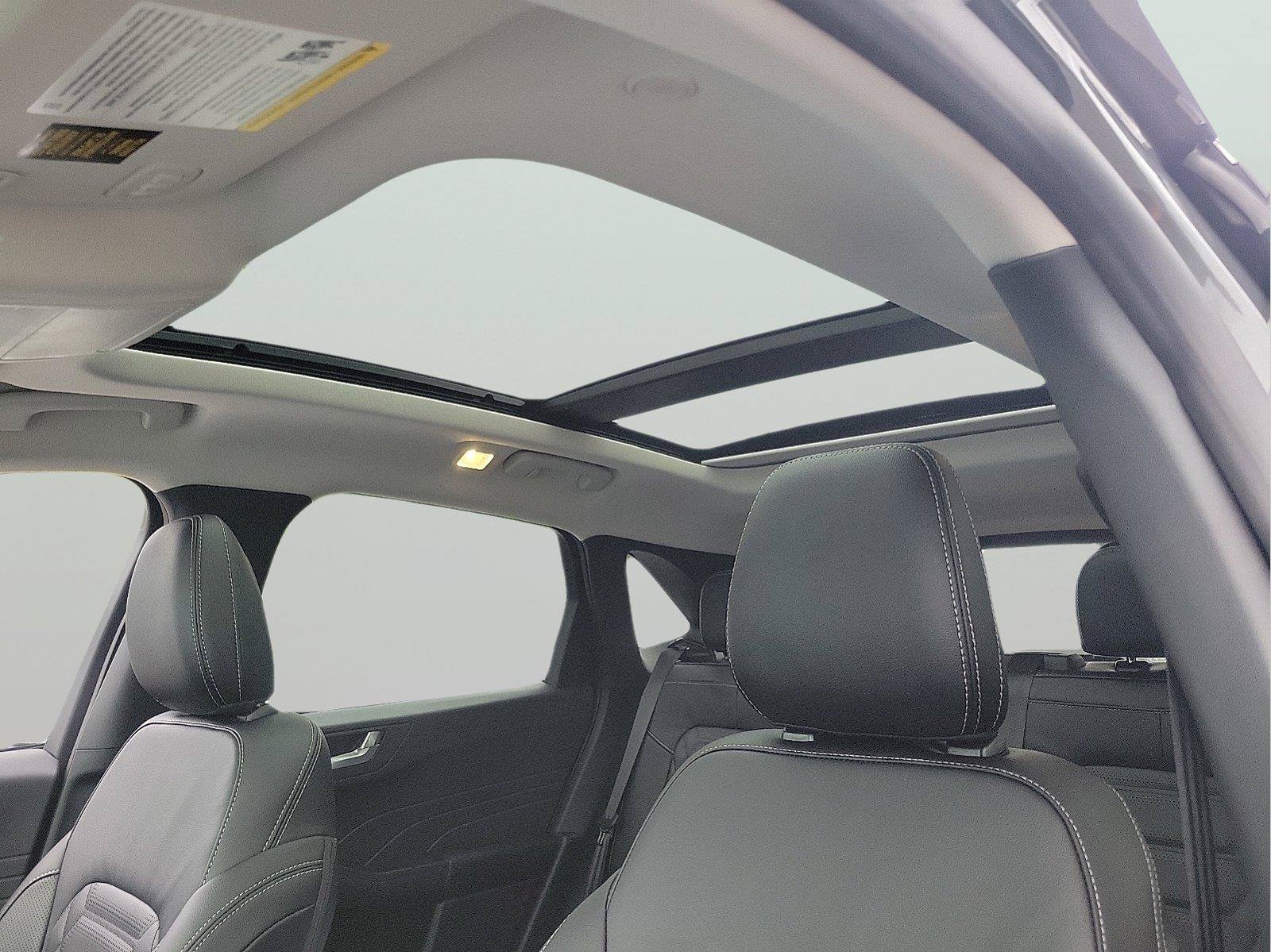 New 2024 Ford Escape SE w/ PHEV Premium Package FWD image 11