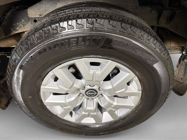 Used 2024 Nissan Frontier SV w/ SV Convenience Package RWD image 17