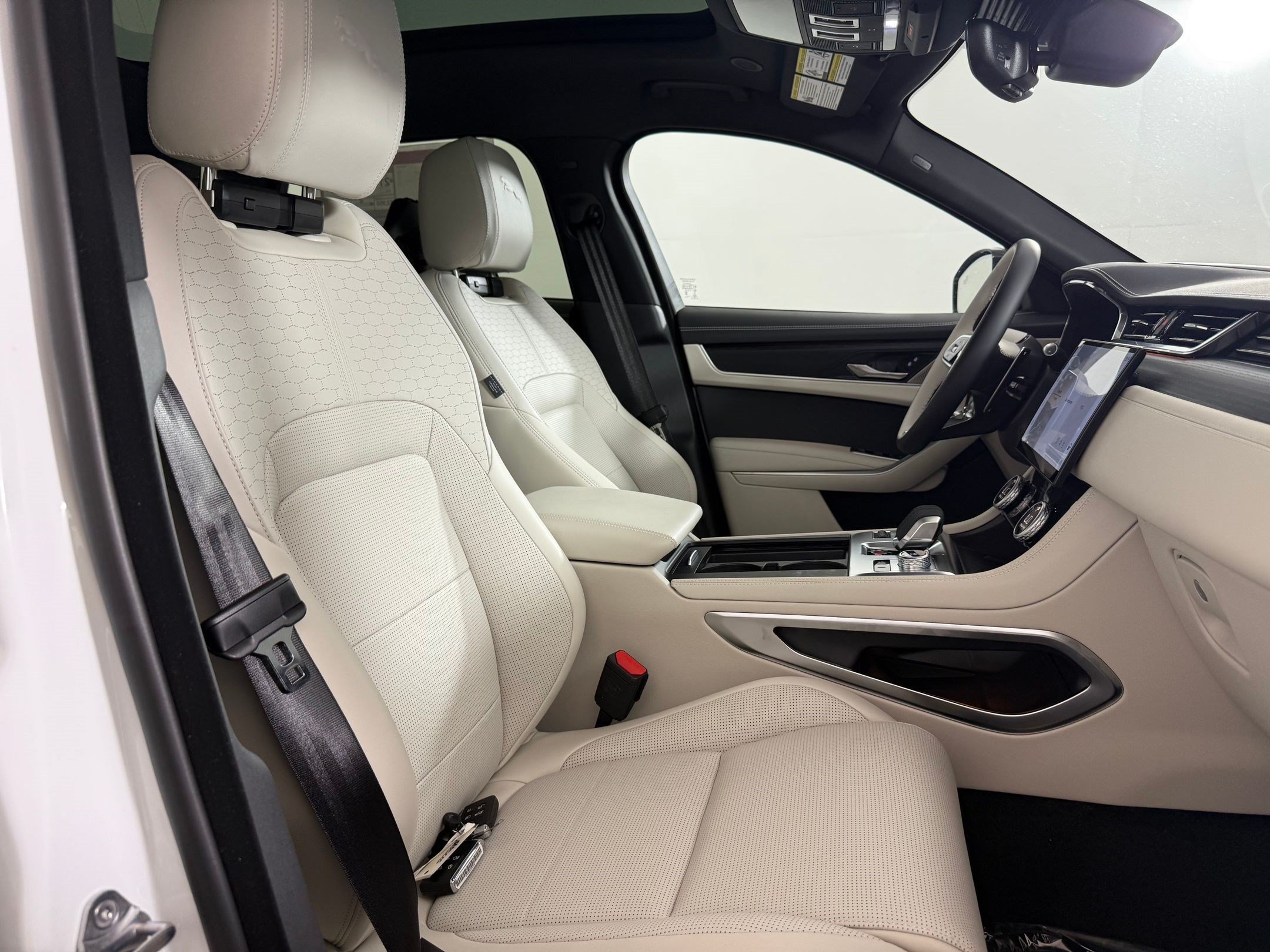 New 2026 Jaguar F-PACE R-Dynamic S AWD/4WD image 21