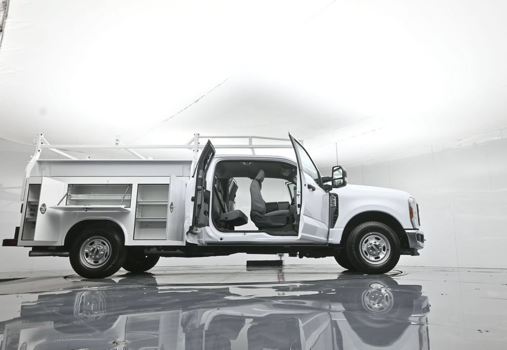 New 2026 Ford F250 XL w/ XL Chrome Package RWD image 51