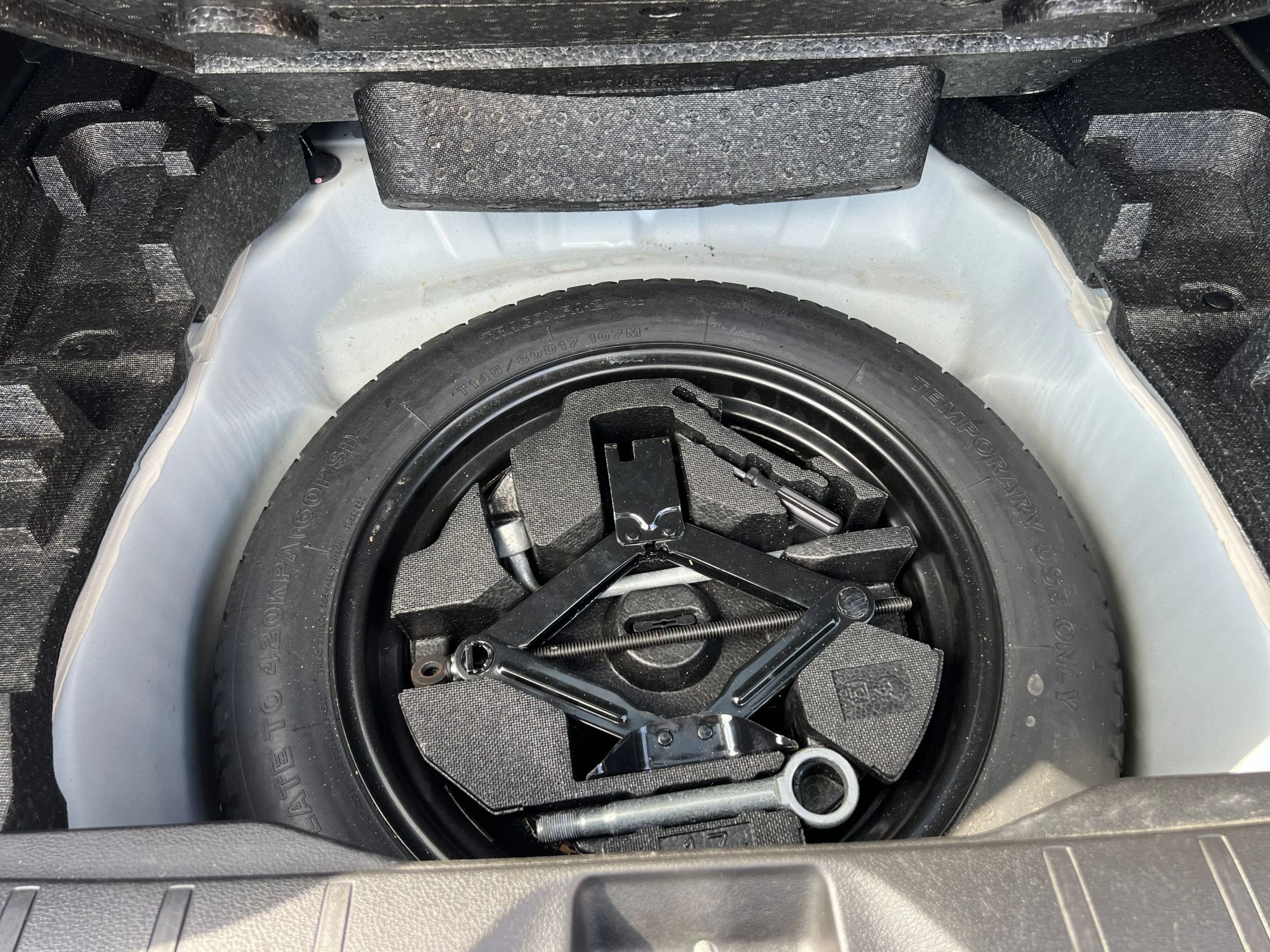 Used 2016 Subaru Forester 2.5i Touring w/ Eyesight & Navigation System AWD/4WD image 21